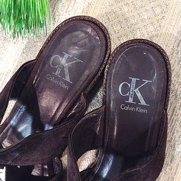 Calvin Klein Double Band Suede Logo Sandals - Picture 10 of 14
